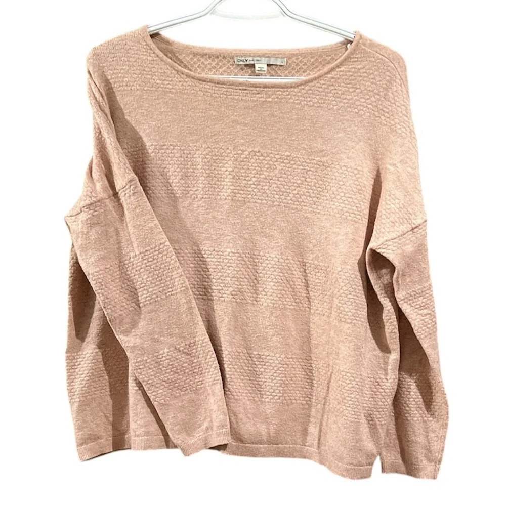Salmon colored long sleeve sweater, size Large. Brand ONLY. GUC